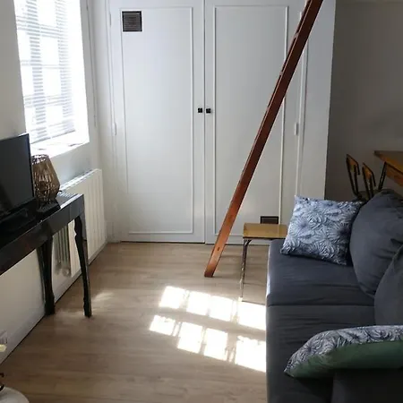 Central, Charming And Peaceful