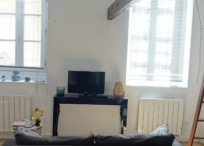 Central, Charming And Peaceful Apartment *