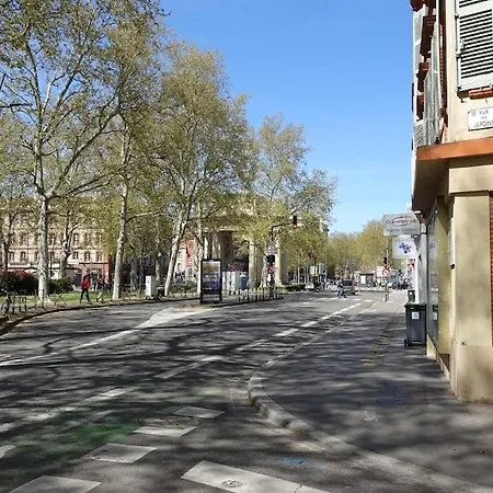 Central, Charming And Peaceful